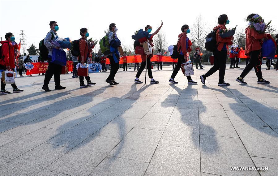 الصورة: عودة الفريق الطبي الوطني إلى بكين قادما من هوبي