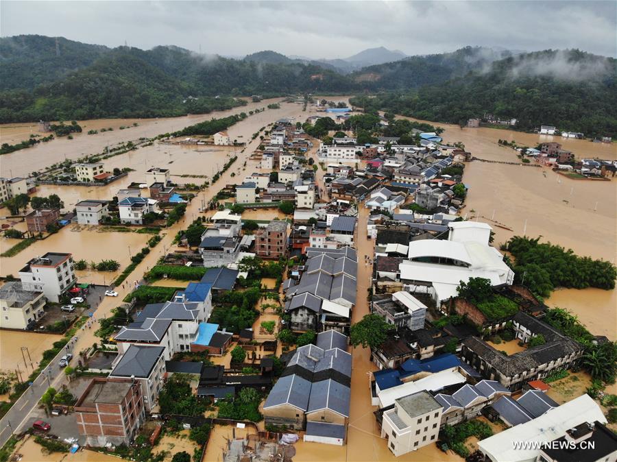 الصورة: الفيضانات الناجمة عن الأمطار الغزيرة تجتاح مقاطعة قوانغدونغ