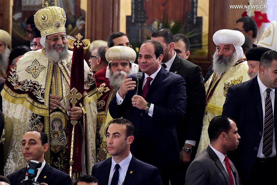 الصورة: السيسي يشارك في قداس "عيد الميلاد المجيد" بالقاهرة