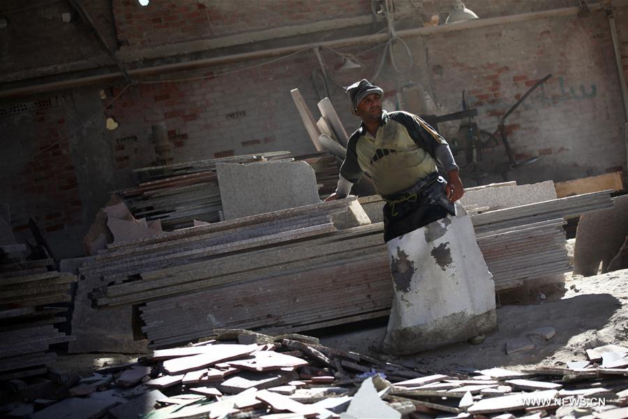 الصورة: "شق الثعبان".. إحدى أشهر مناطق صناعة الرخام والجرانيت في العالم