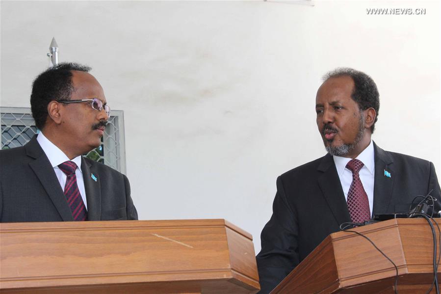 الصورة: الرئيس الصومالي الجديد يتسلم مقاليد السلطة 