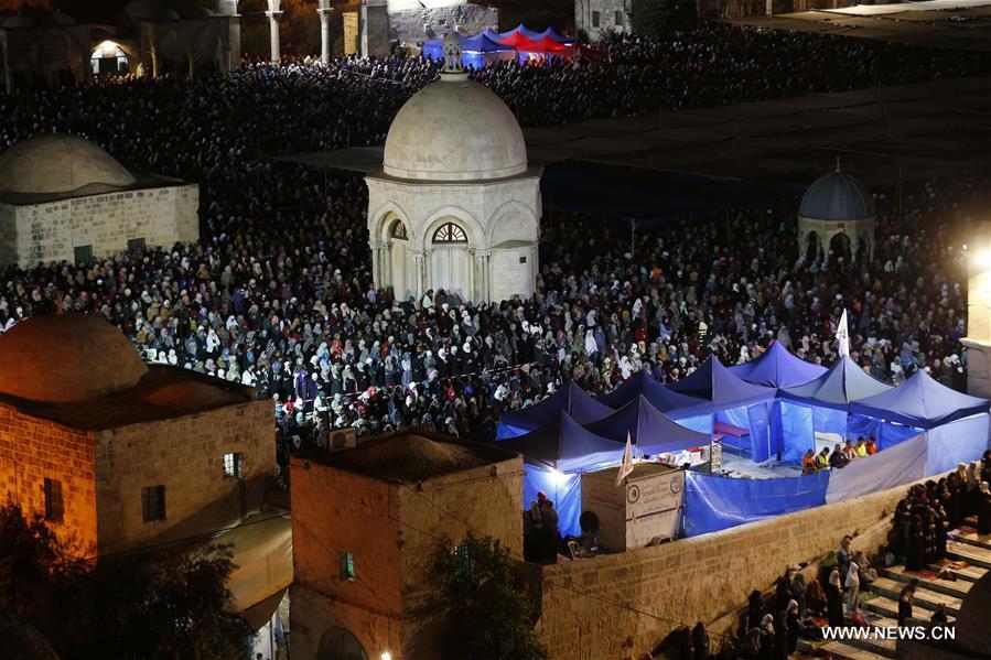 الصورة: إحياء ليلة القدر في القدس