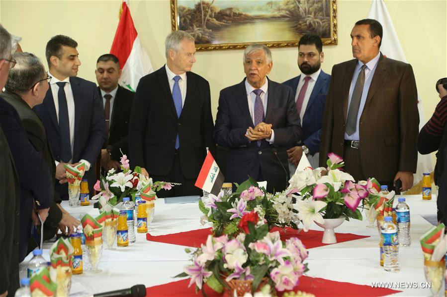 الصورة: العراق يوقع مذكرة تفاهم مع (بي بي) لتطوير حقول نفط كركوك