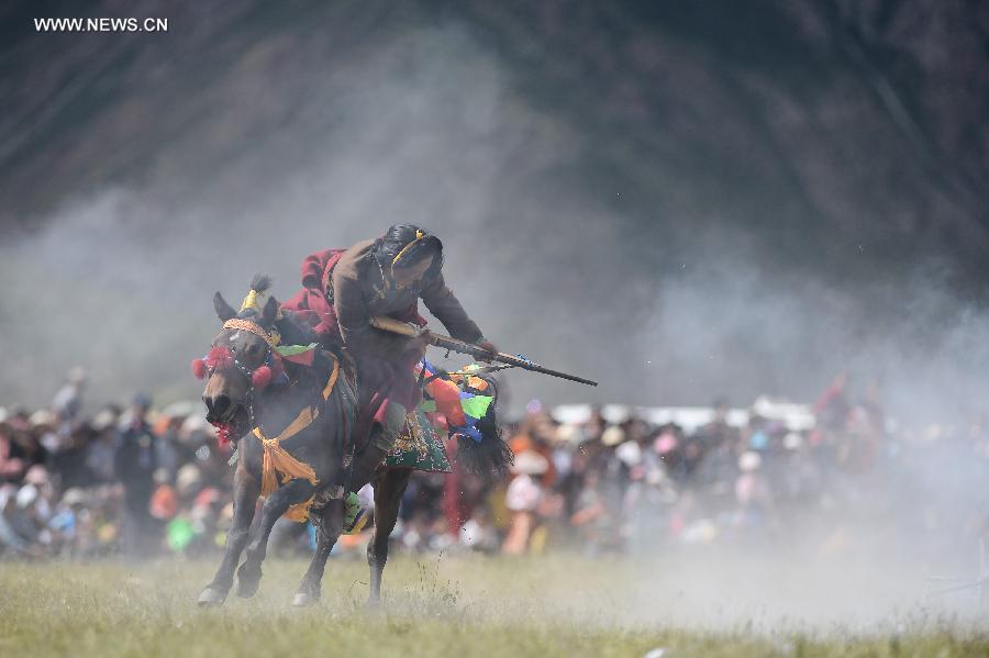 （体育）（3）赛马——玉树康巴藏族马背展雄风