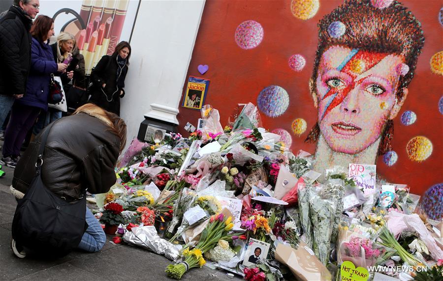 （国际）（1）英国乐迷哀悼摇滚明星大卫·鲍伊去世
