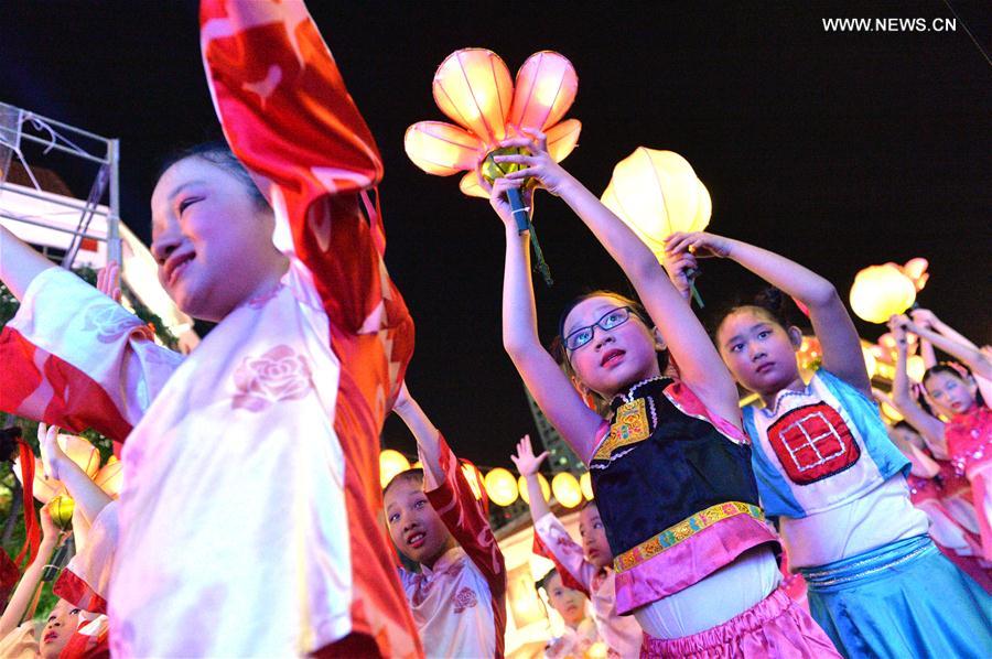 SINGAPORE-CHINATOWN-LUNAR NEW YEAR-LIGHT UP CEREMONY