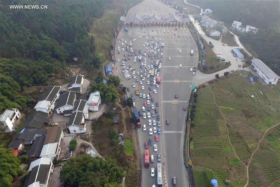 （关注春运）（20）全国各地迎来返程客流高峰