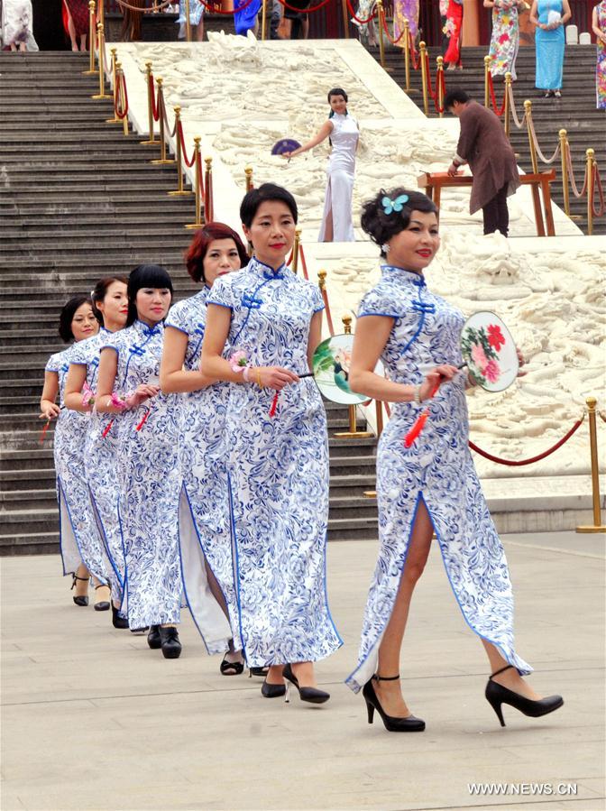 #CHINA-GUANGXI-LIUZHOU-CHEONGSAM SHOW (CN)