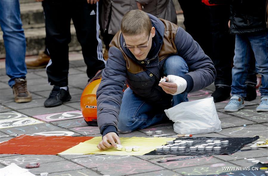 （晚报）（1）比利时民众悼念恐怖袭击遇难者