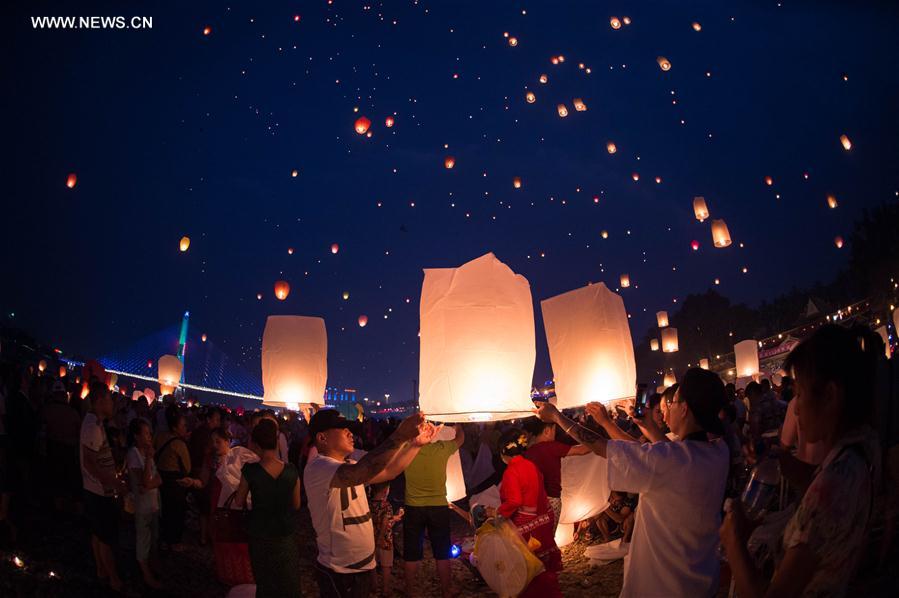 CHINA-YUNNAN-JINGHONG-SKY LANTERN (CN)