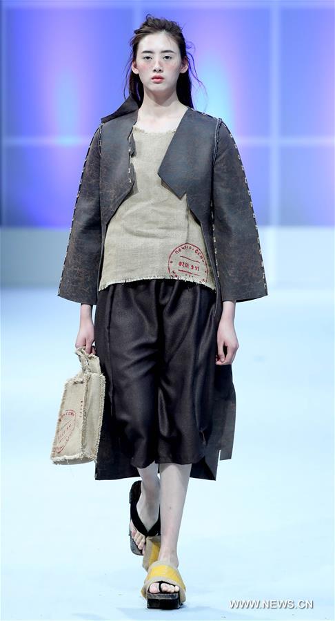 CHINA-BEIJING-COLLEGE STUDENTS' FASHION WEEK (CN)