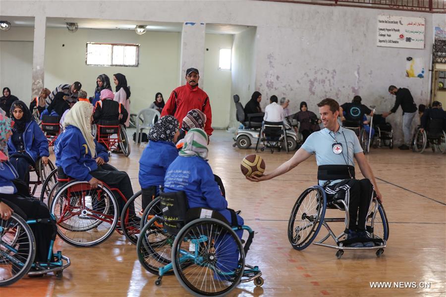 الصورة: دورة تدريبية في كرة السلة لذوات الاحتياجات الخاصة في غزة 