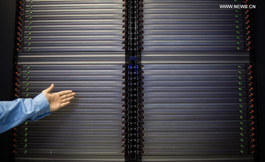 （新华全媒头条·世界最快超级计算机·图文互动）（2）开机一分钟 地球人算32年——揭秘全国产世界最快超级计算机“神威·太湖之光”