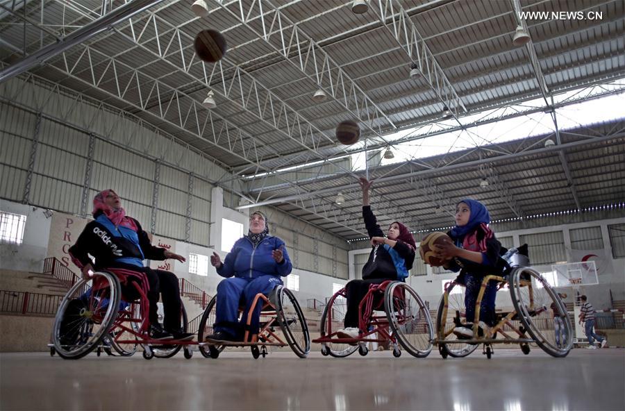 （体育·专题）（7）难民营里的体育运动：享受体育 不论贫富