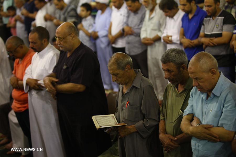 EGYPT-CAIRO-RAMADAN-LAYLAT AL-QADR-PRAY