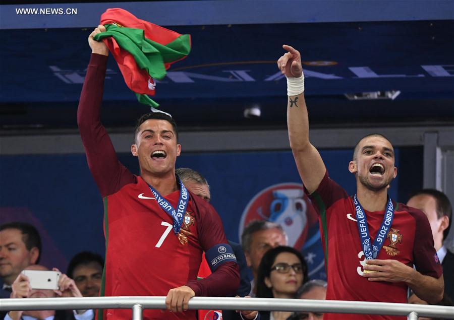（欧锦赛）（15）足球——葡萄牙队夺得冠军