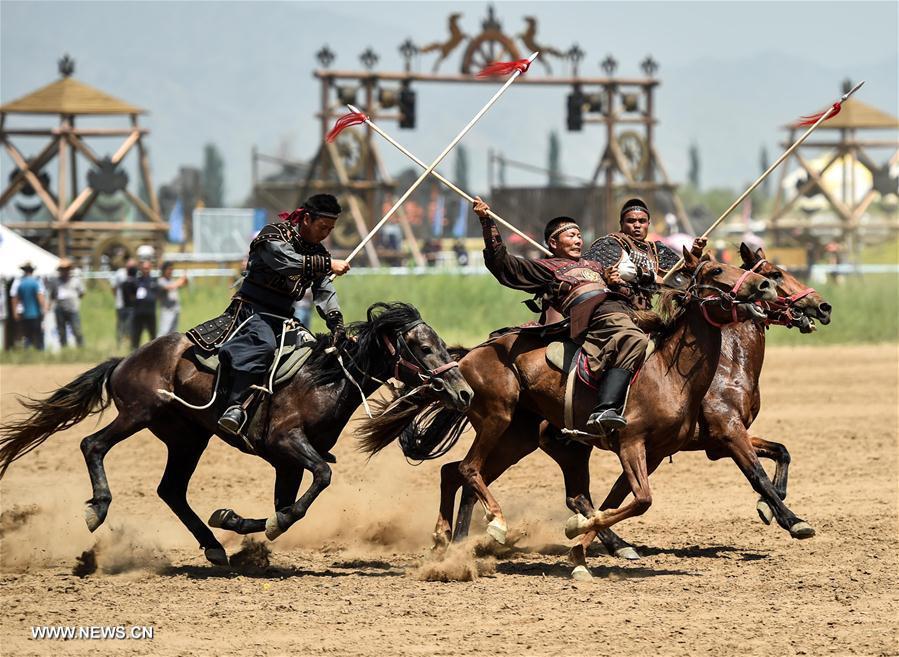 （社会）（1）内蒙古第二十七届草原旅游那达慕大会开幕