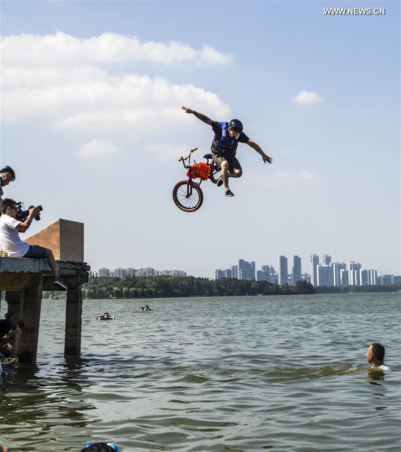 （体育）（2）自行车——“飞”入东湖