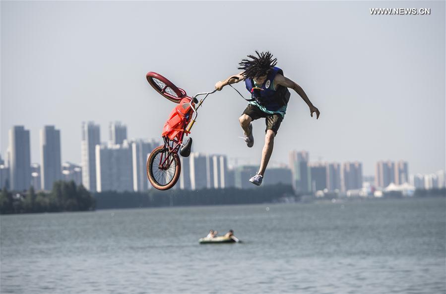 （体育）（5）自行车——“飞”入东湖
