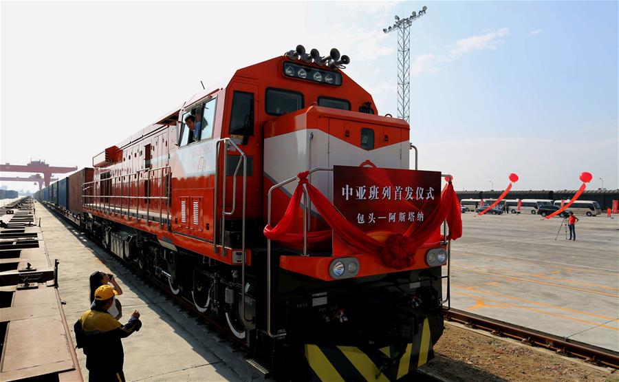 الصورة: أول قطار شحن يغادر منطقة منغوليا الداخلية إلى دول آسيا الوسطى