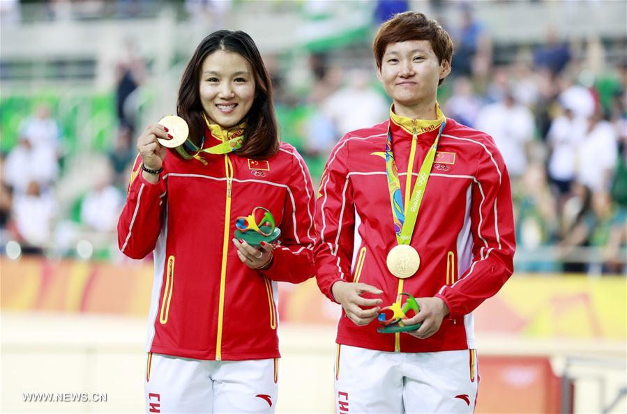 （里约奥运会·领奖台）（2）场地自行车——中国队女子团体竞速赛摘金