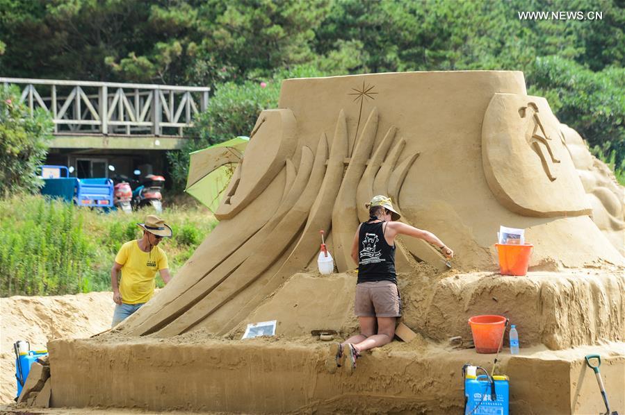  الصورة: معرض النحت الرملي في شرقي الصين لاستقبال قمة مجموعة الـ20