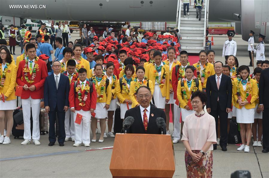 （奥运健儿访港澳）（5）内地奥运精英代表团一行64人抵达香港将展开访问