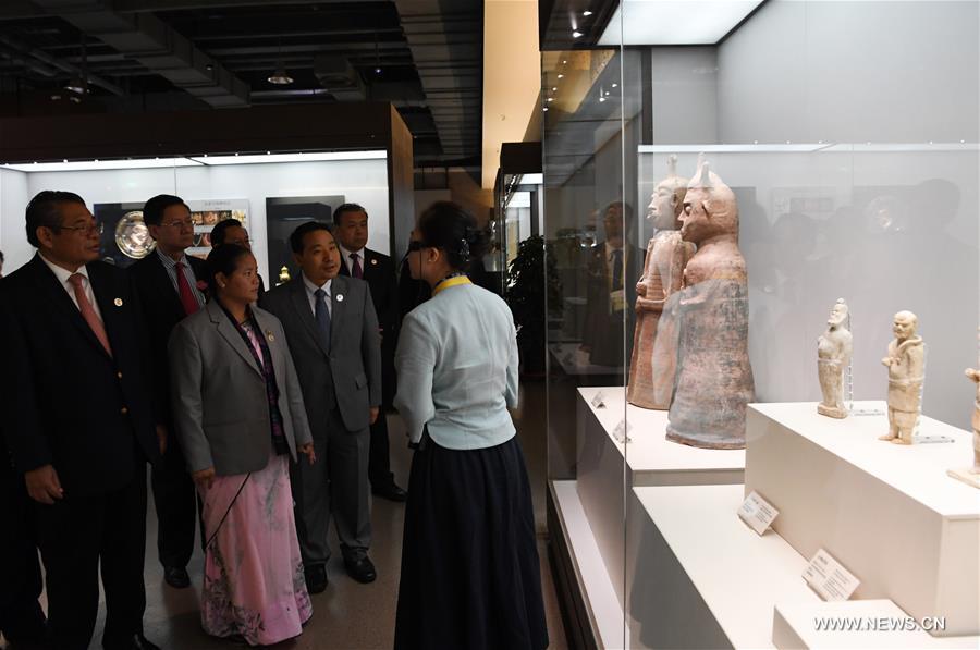 الصورة: افتتاح العرض الثقافي السنوي للمعرض الثقافي الدولي الأول لطريق الحرير في شمال  غربي الصين