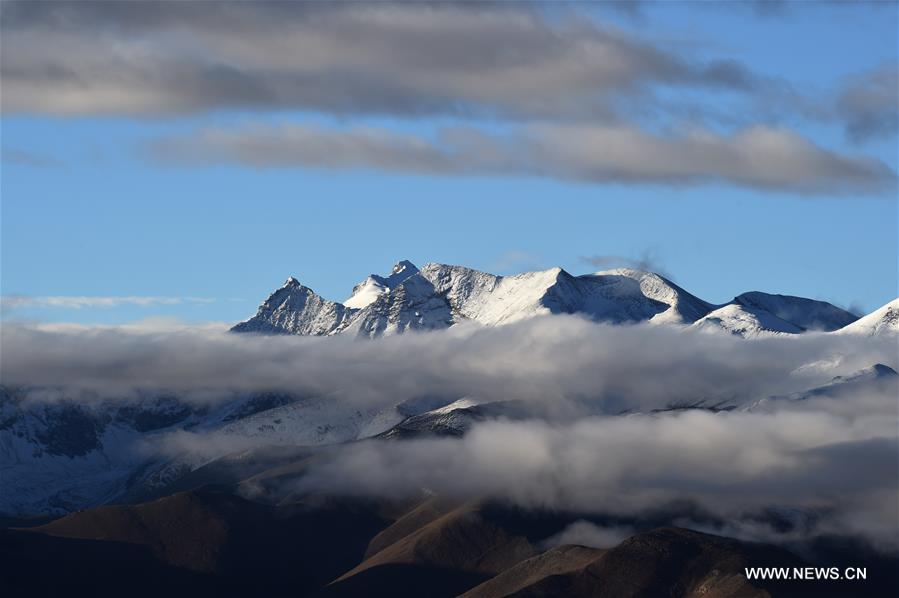 الصورة: مناظر جبل تشومولانغما 
