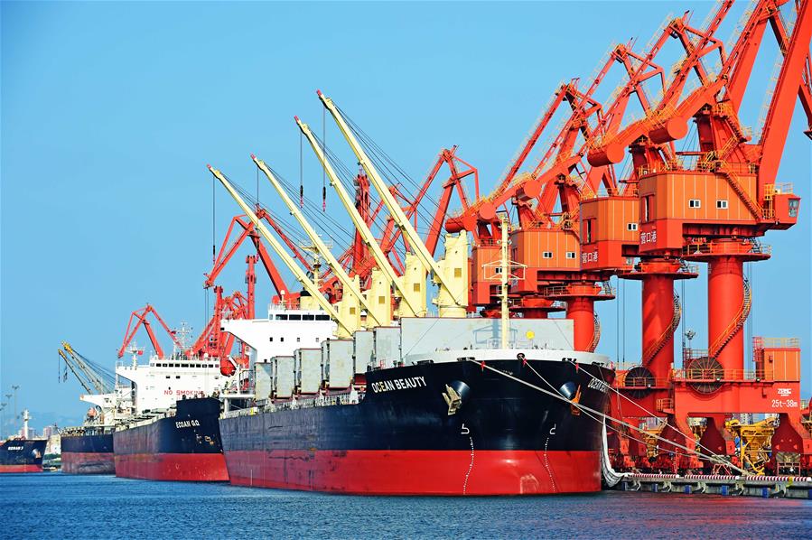  الصورة: ميناء ينغكو بشمال شرقي الصين يستفيد من مبادرة "الحزام والطريق"