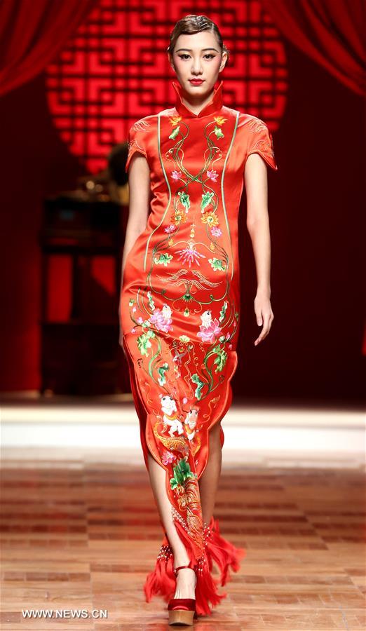  الصورة: افتتاح أسبوع الأزياء الدولي الصيني 