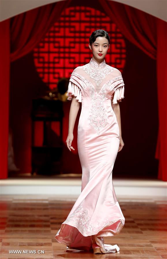 （文化）（3）中国国际时装周拉开帷幕
