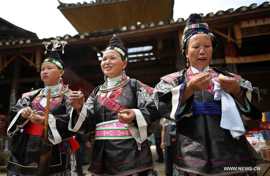  الصورة: مهرجان قومي جنوب غربي الصين