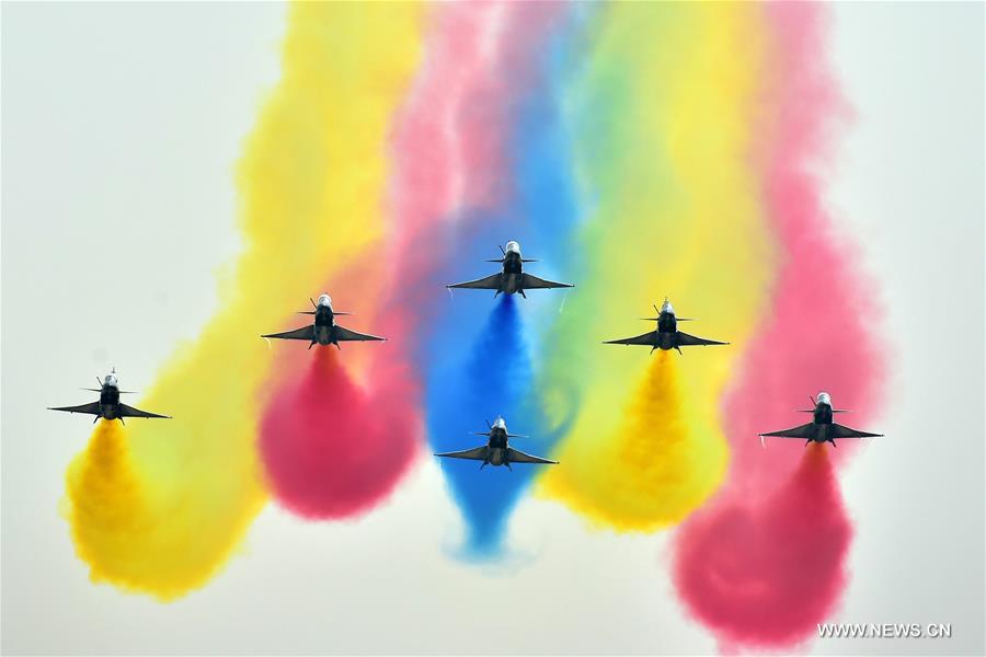 （珠海航展）（6）中国空军八一飞行表演队举行飞行表演