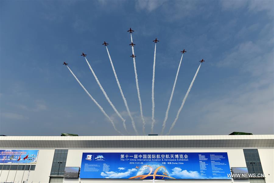 （珠海航展）（5）英国皇家空军“红箭”飞行表演队举行飞行表演