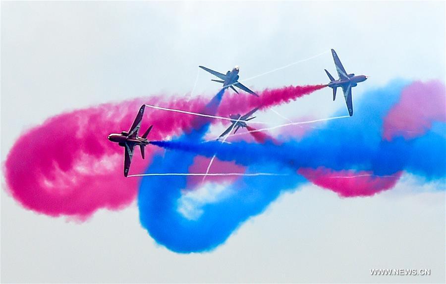 （珠海航展）（4）英国皇家空军“红箭”飞行表演队举行飞行表演