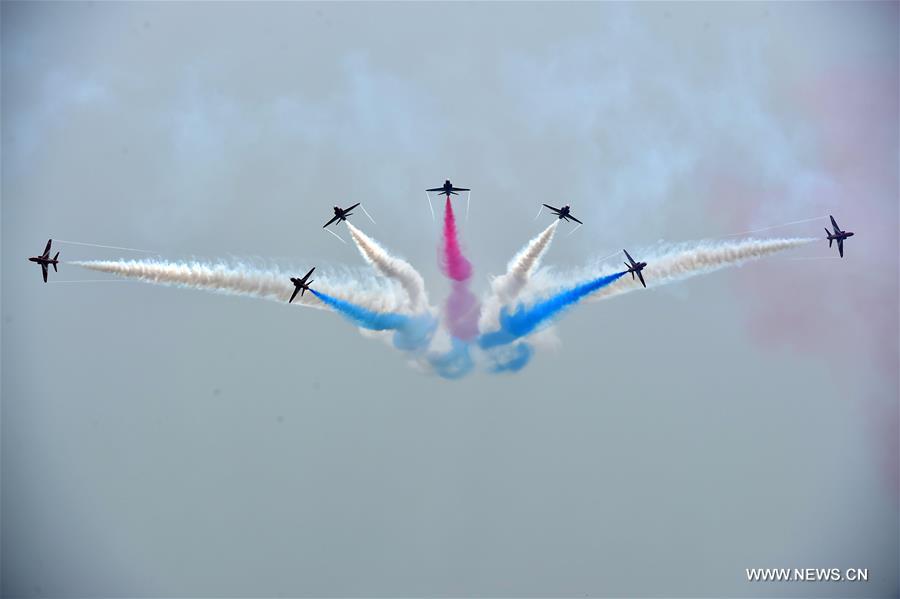 （珠海航展）（6）英国皇家空军“红箭”飞行表演队举行飞行表演