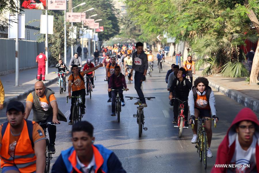 الصورة: "يوم الدراجات البرتقالي" برعاية السفارة الهولندية بالقاهرة