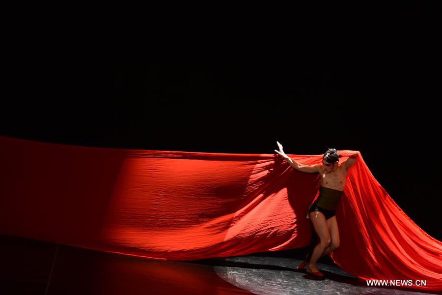 الصورة: عرض للرقص الصيني المعاصر بالقاهرة