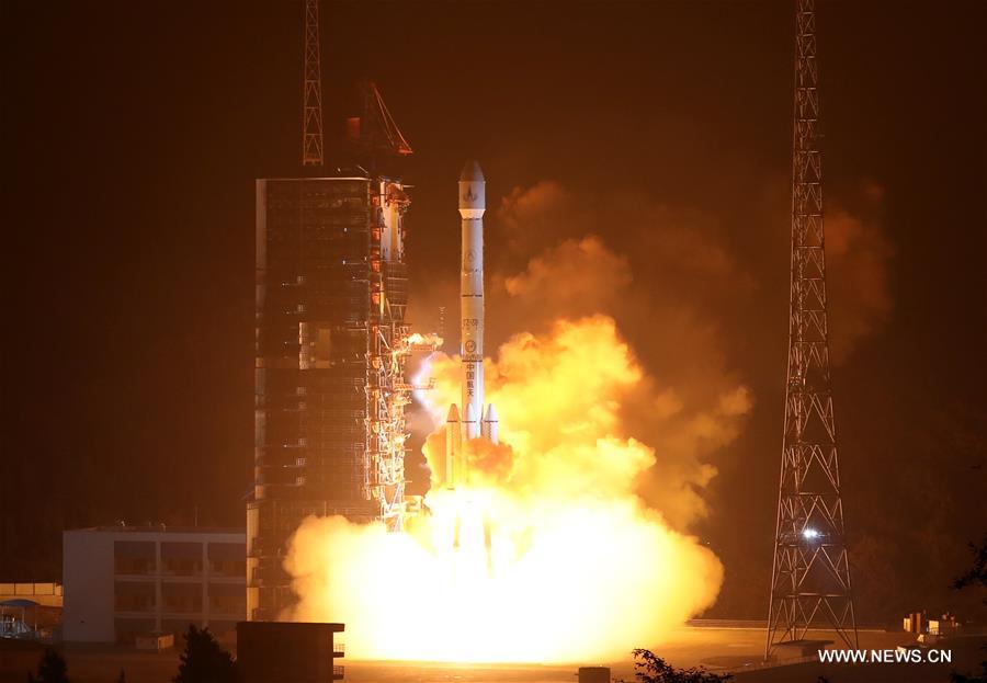 الصورة: الصين تطلق القمر الصناعي فنغيون-4