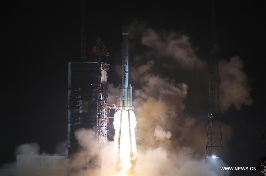  الصورة: الصين تطلق القمر الصناعي فنغيون-4