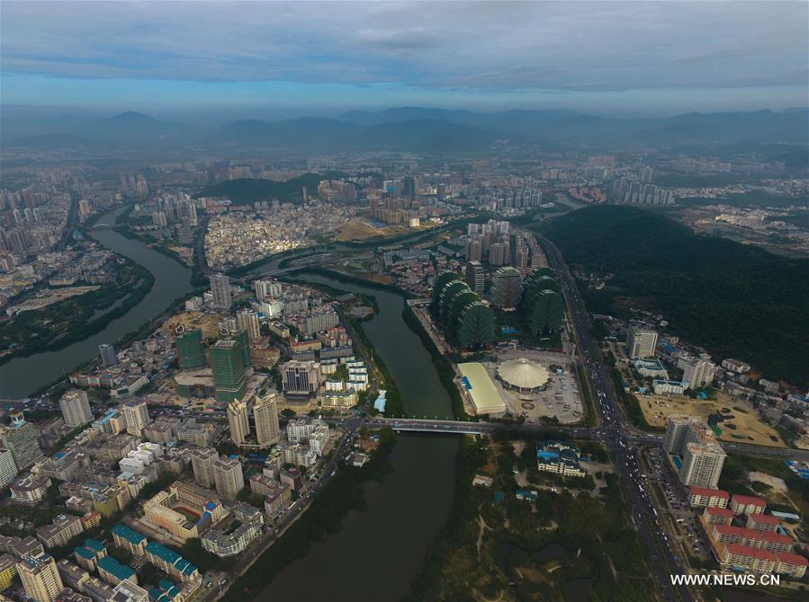  الصورة: مشهد لمدينة سانيا بمقاطعة هاينان في جنوب الصين