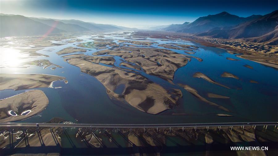  الصورة: جسر تشانانغ فوق نهر يارلونغ تسانغبو جنوب غربي الصين