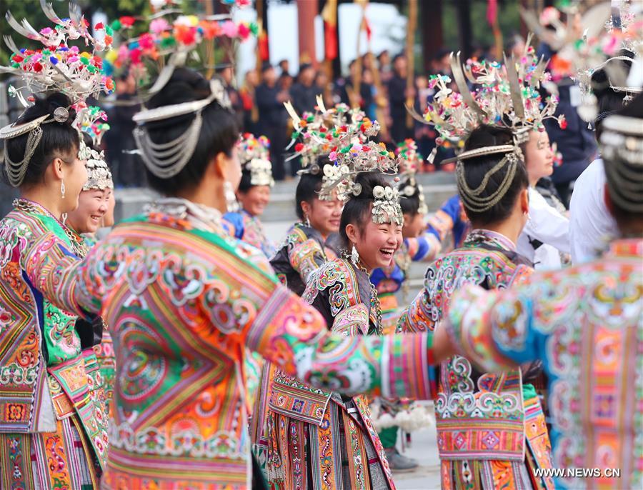 الصورة: افتتاح عيد ساما لقومية دونغ