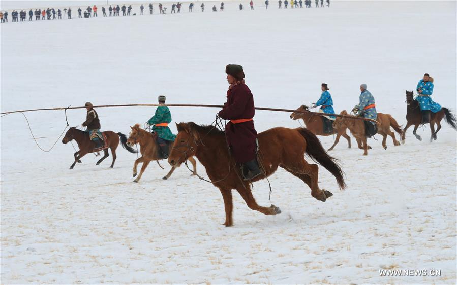 الصورة: مهرجان الألعاب التقليدي للقومية المنغولية في شمال الصين