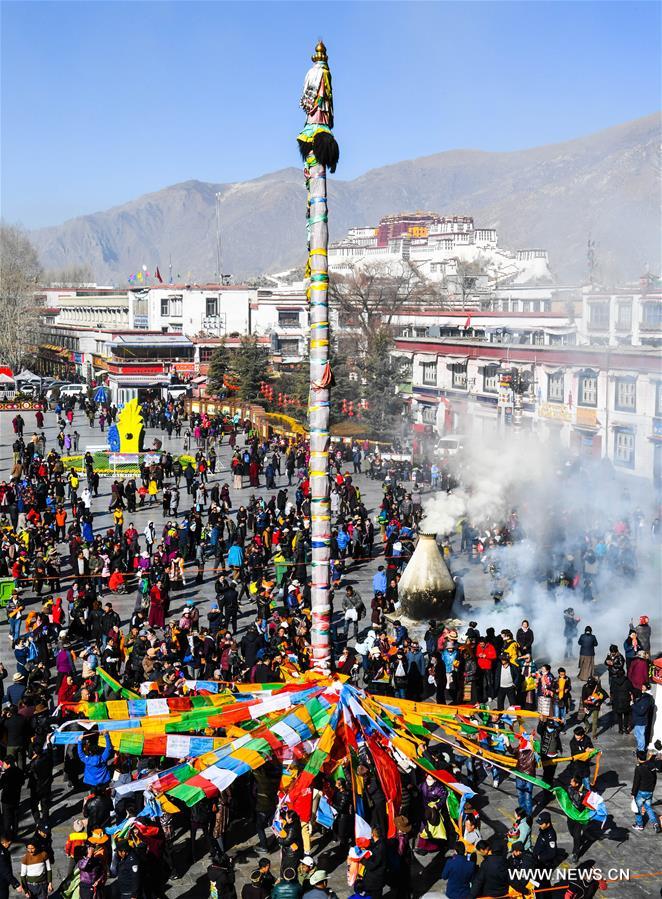 （XHDW）（5）拉萨大昭寺换经幡迎藏历新年