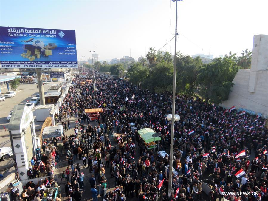 الصورة: تظاهرة في بغداد لمطالبة الحكومة بإجراء إصلاحات