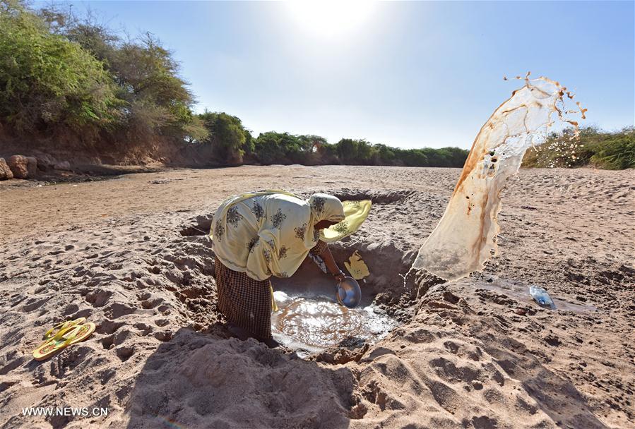 الصورة: الجفاف والمجاعة وكوارث أخرى تعترض حياة المواطنين في الصومال