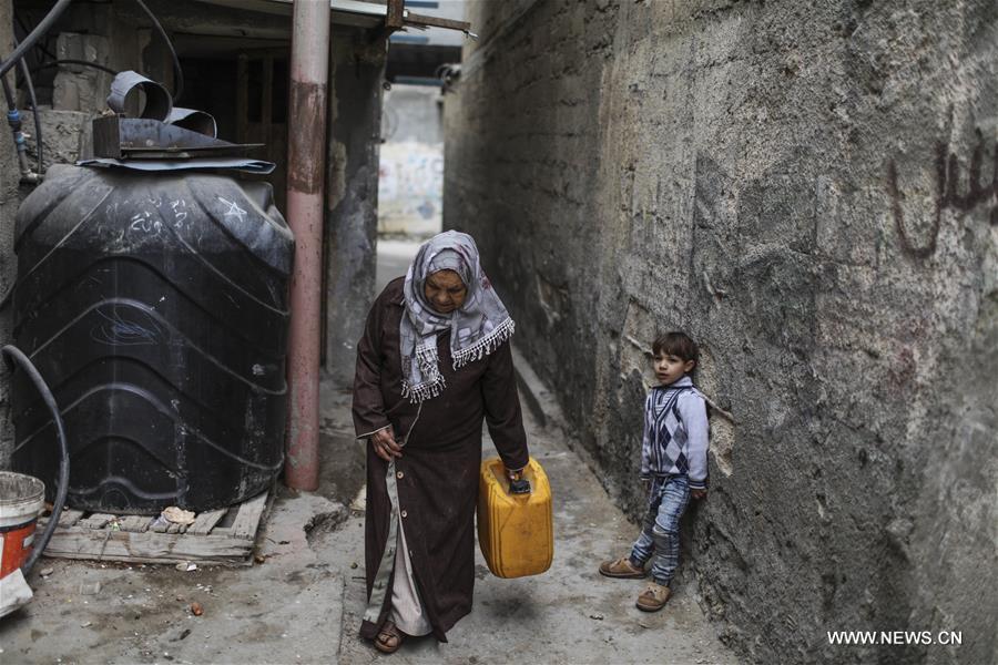 الصورة: الفلسطينيون يعانون من أزمة حادة للمياه في غزة 