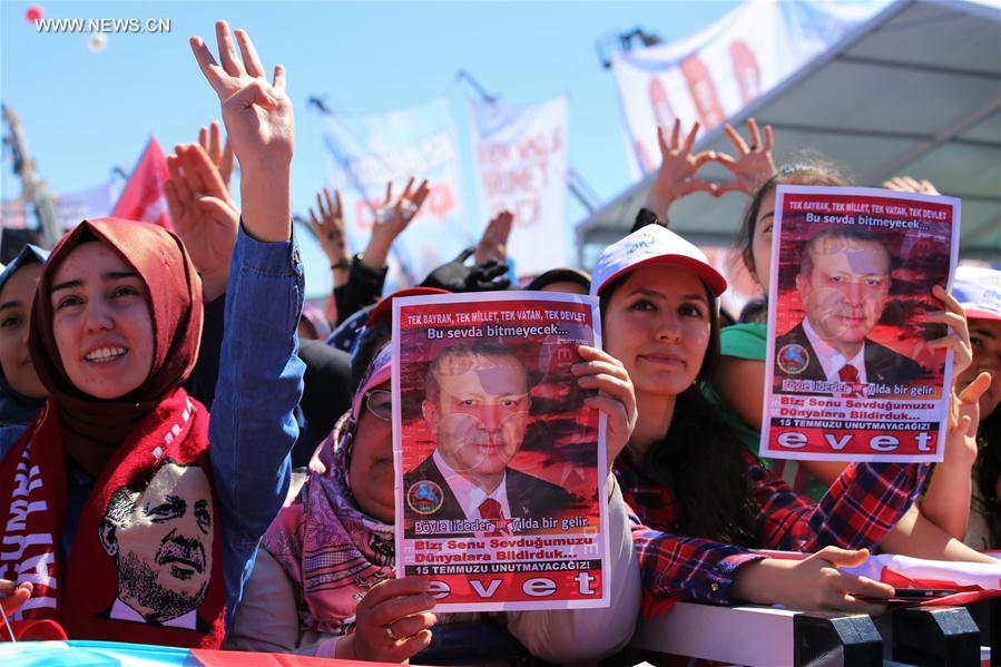 الصورة: تجمع حاشد في أنقرة تأييدًا لأردوغان والتعديلات الدستورية